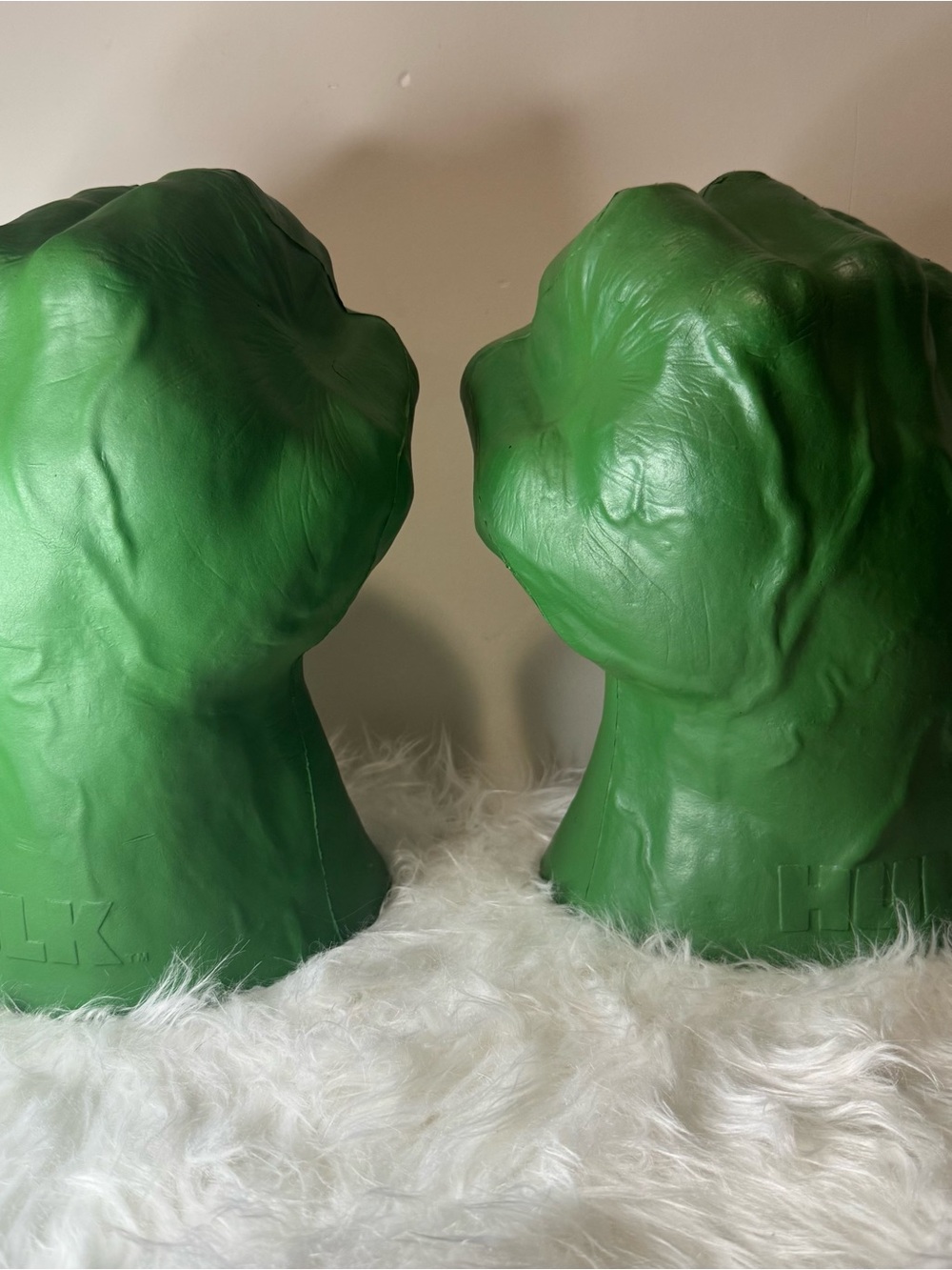 Y2KGreen Hulk Mask Display Heads - Pair Collectibles, Only left Side Audio Sound